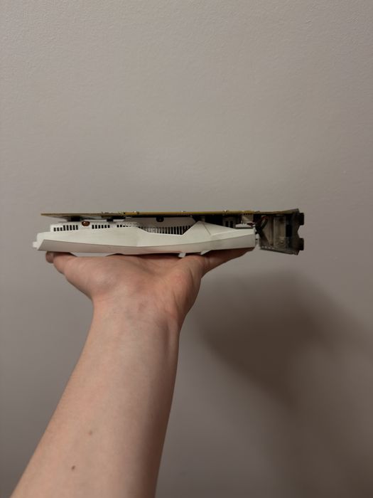 Gtx 1050 ti full white impecabil