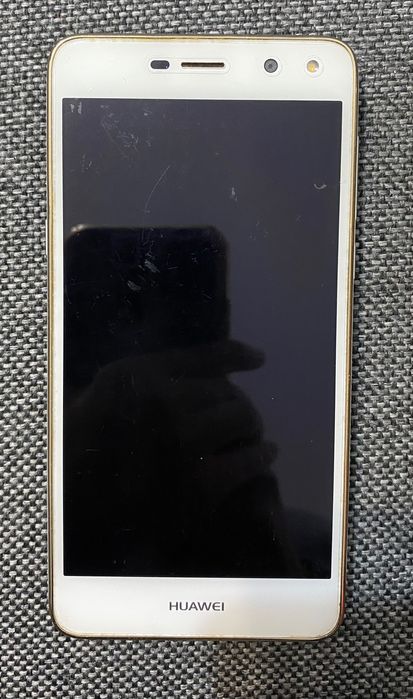 Huawei Y6 2017 бял и златист