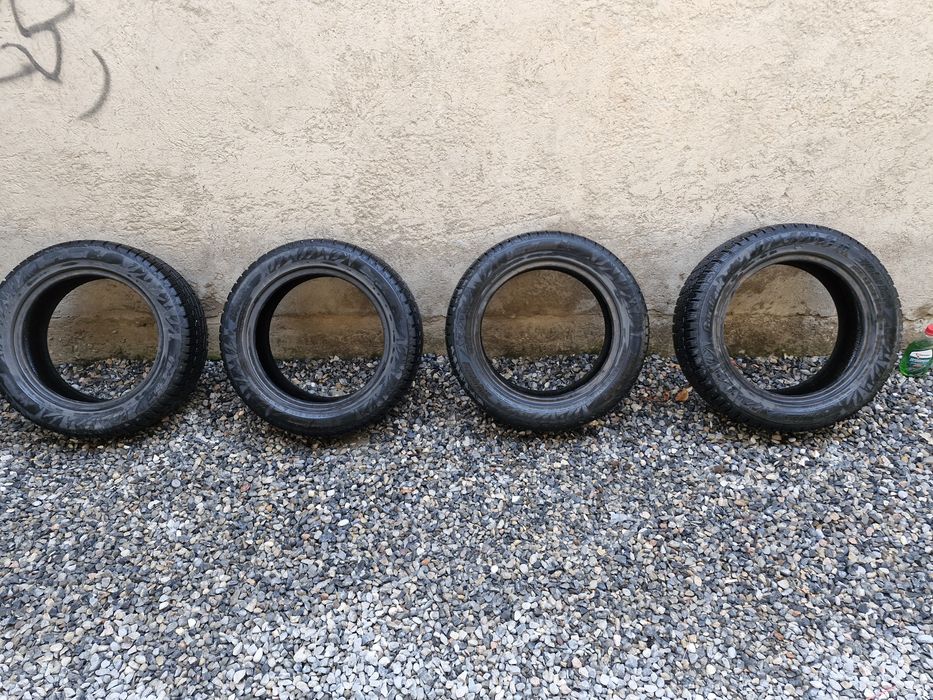 Зимние шины в хорошем состоянии