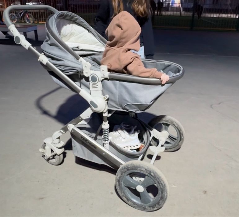 Продам коляску лето-зима