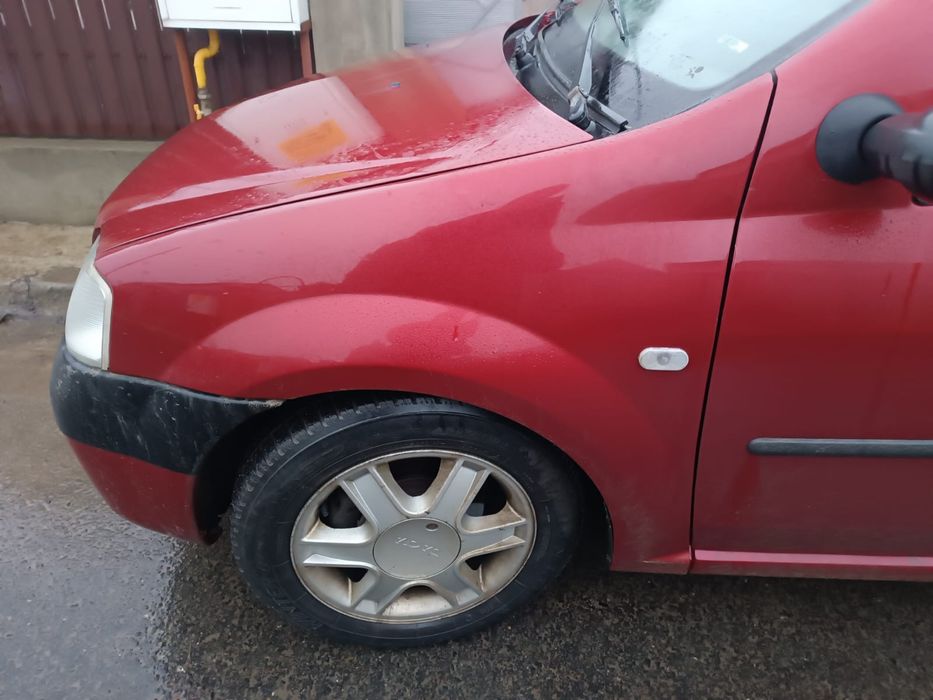 Vând Dacia Logan 2005