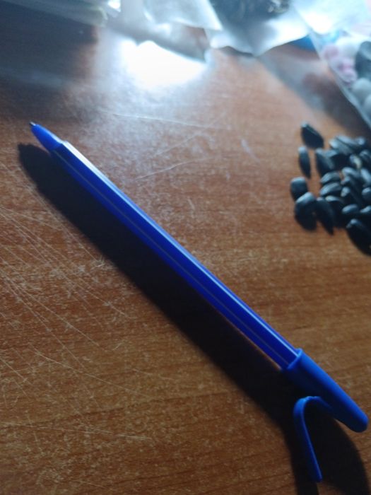 Ручка с геливой постой