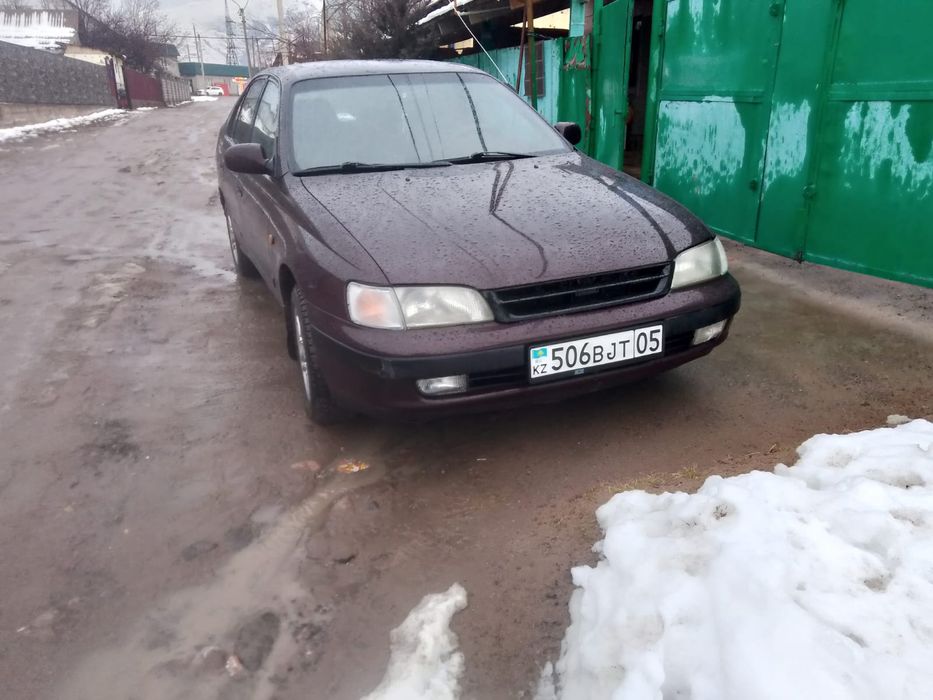 Продам Тойота Карина е