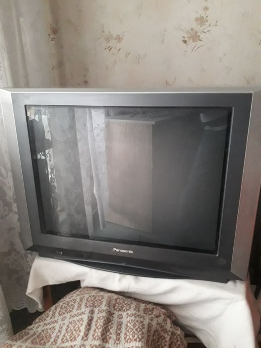 Телевизор :Панасоник.  .