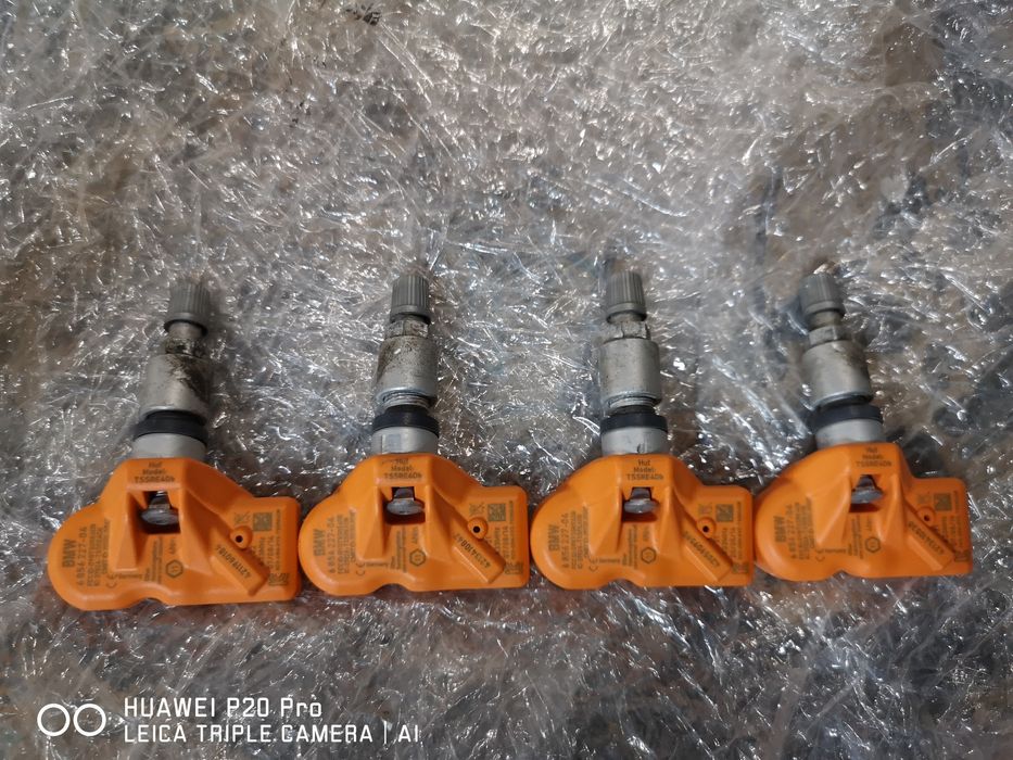 Продавам 4 броя Оригинални датчици с вентили за БМВ Ф10 - BMW F10