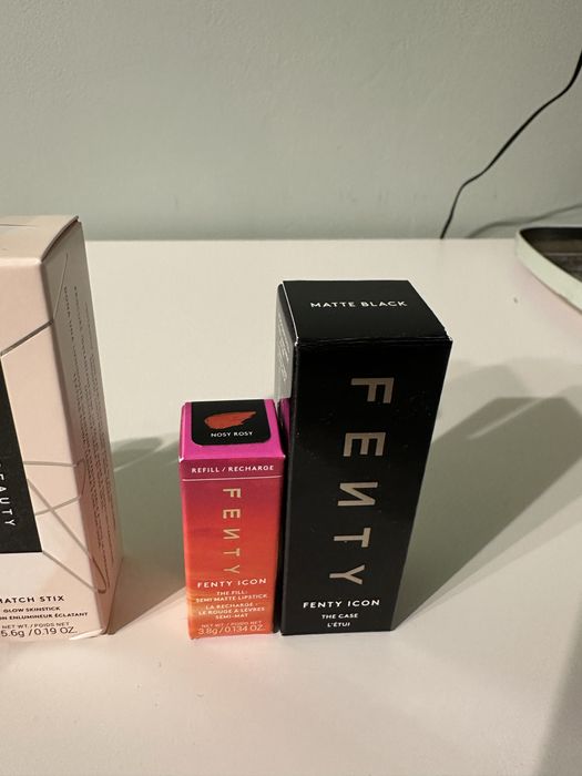 Fenty Beauty и Rare Beauty гримове