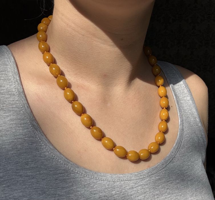 Натуральный медовый янтарь