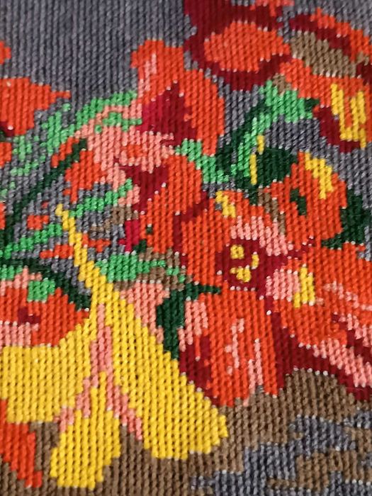 Гоблен-Ваза с цветя