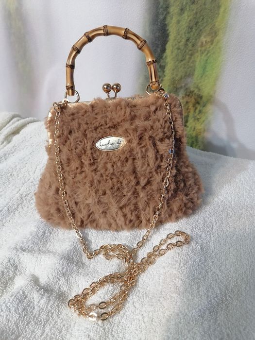 Кокетна чантичка