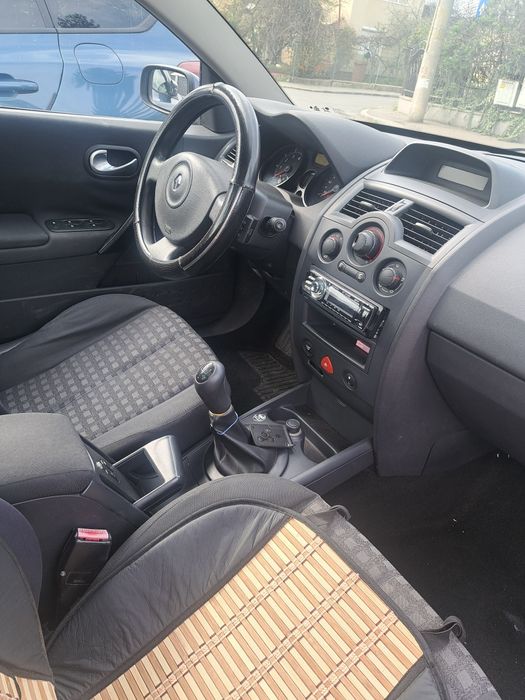 RENAUT  Megan Cabrio