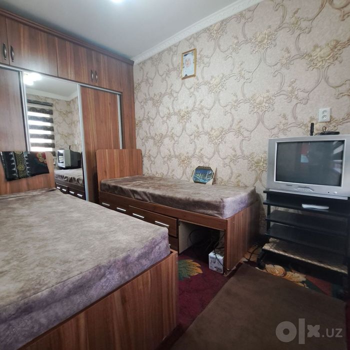 Navoiy shahrida 1 xona 2 xona uyimiz sotiladi arzon narhda