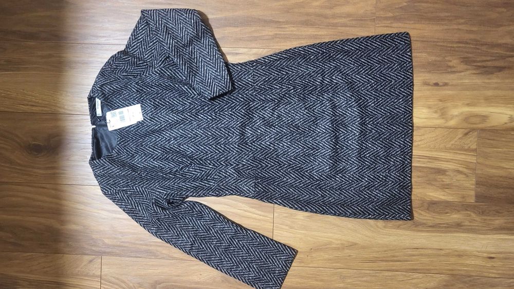 Нова рокля Mango size Small  24% вълна
