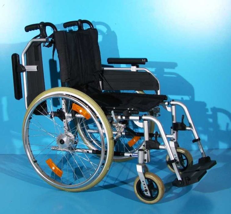 Scaun cu rotile din aluminiu Uniroll / latime sezut 45 cm