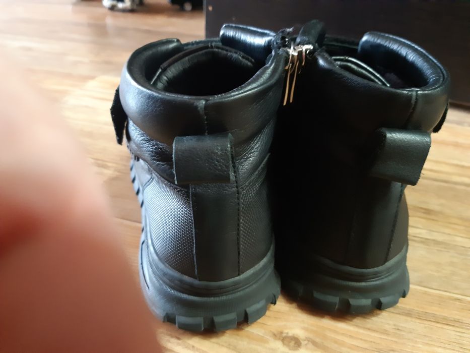 Продам демисизонные ботинки для мальчиков