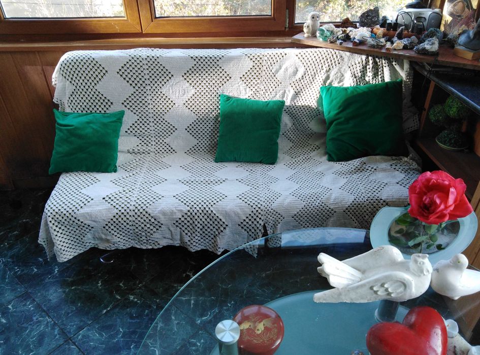 Диван продавам РАЗТЕГАТЕЛЕН