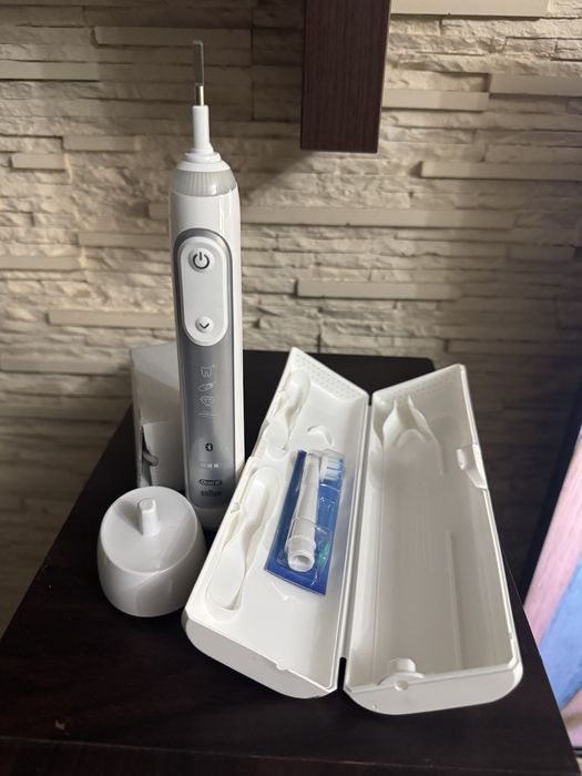 Periuta electrica Oral-B 8500 Silver Bluetooth