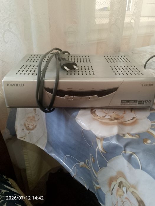 Продадим цветные телевизоры Goldstar и  JVC, и тюнер TOPFIELD