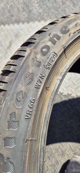 245 40 19 Firestone o bucată, depozit de anvelope
