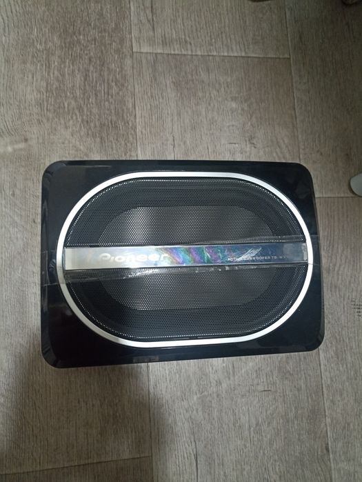 Продам колонки и подседельный сабвуфер пионер.