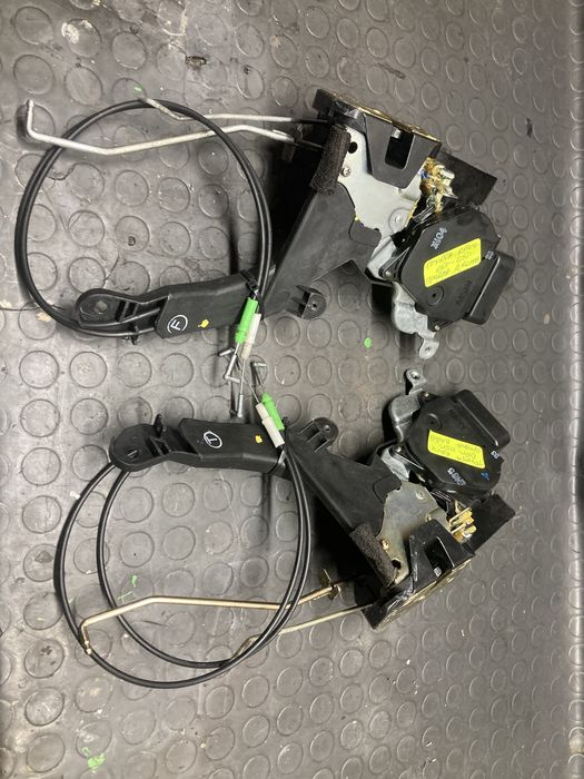 Брава/Брави лява и дясна за тойота рав4/Toyota rav4 00-05г