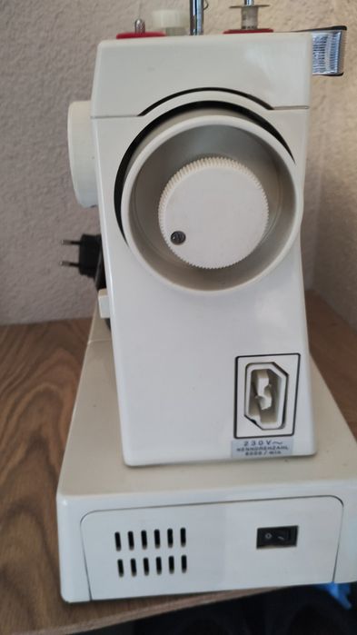 Шевна машина NECCHI 559