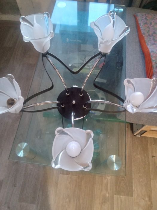 Продам люстру хорошую