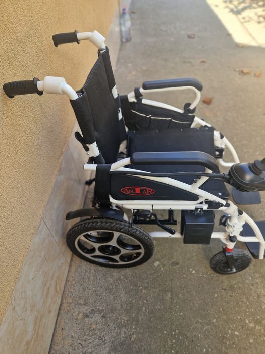 Cărucior cu rotile electric