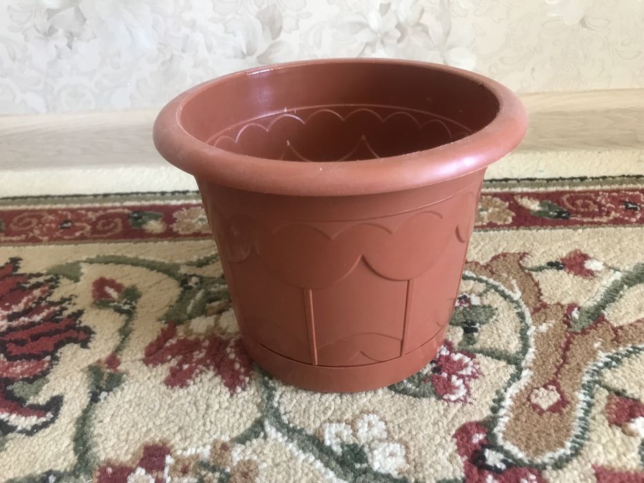 Горшки цветочные  100тг