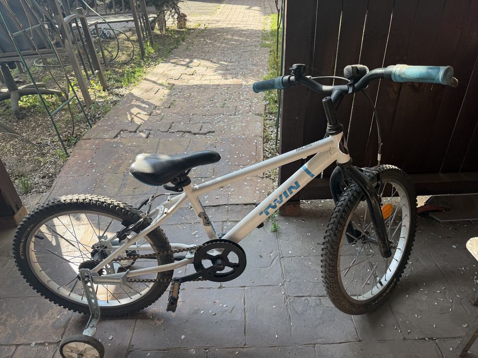 Bicicleta roti ajutatoare