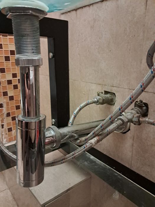 Продам подвесную раковину