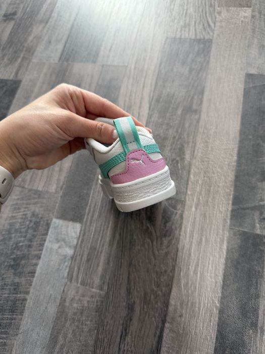 Adidasi Puma fetite marimea 22