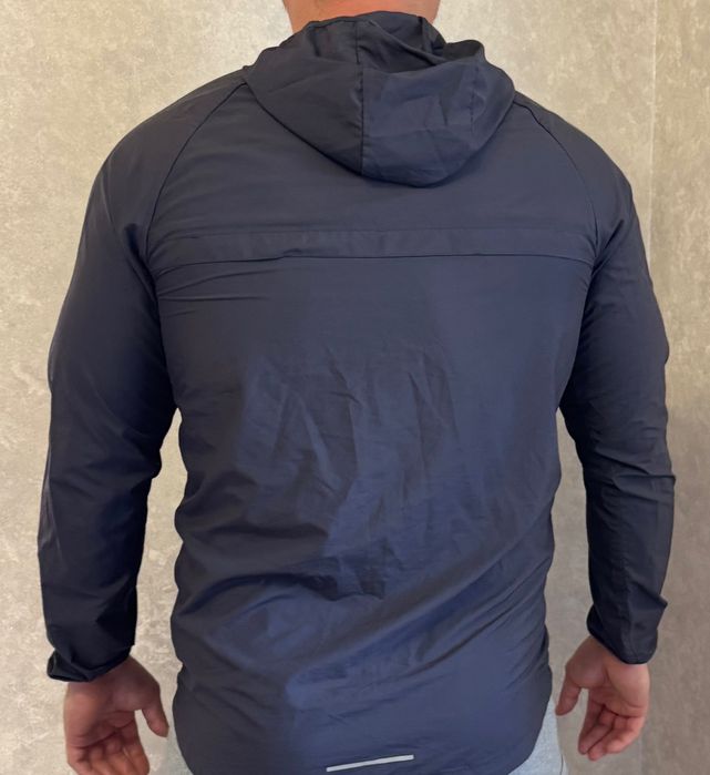 Ветровка фирмы Nike