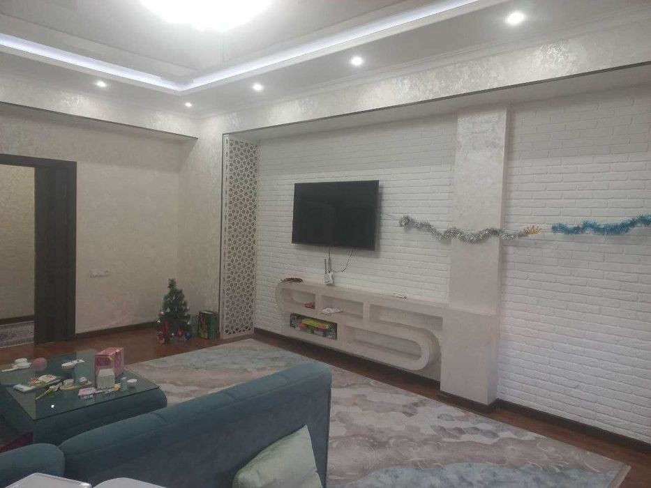 Дом Сотилади! Каттакургон шахар Эски раддом Юлни устида жойлашган 2700