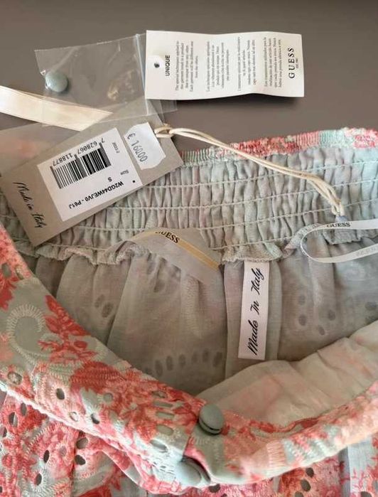 Set top cropped și fusta lungă , Guess