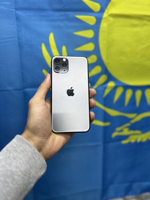 iPhone 11 Pro телефон