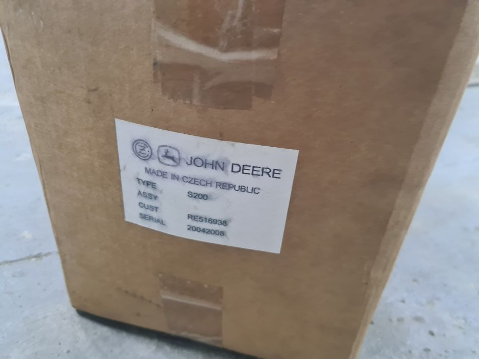 Турбокомпрессор John Deere PowerTech объемом 6.8 л