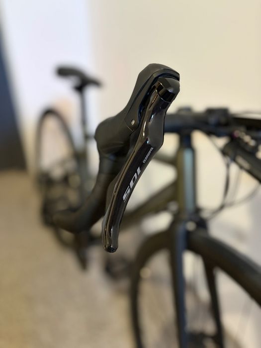 Triban RC520 Gravel Shimano 105 + Elite Direto XR-T + аксесоари (като ново)