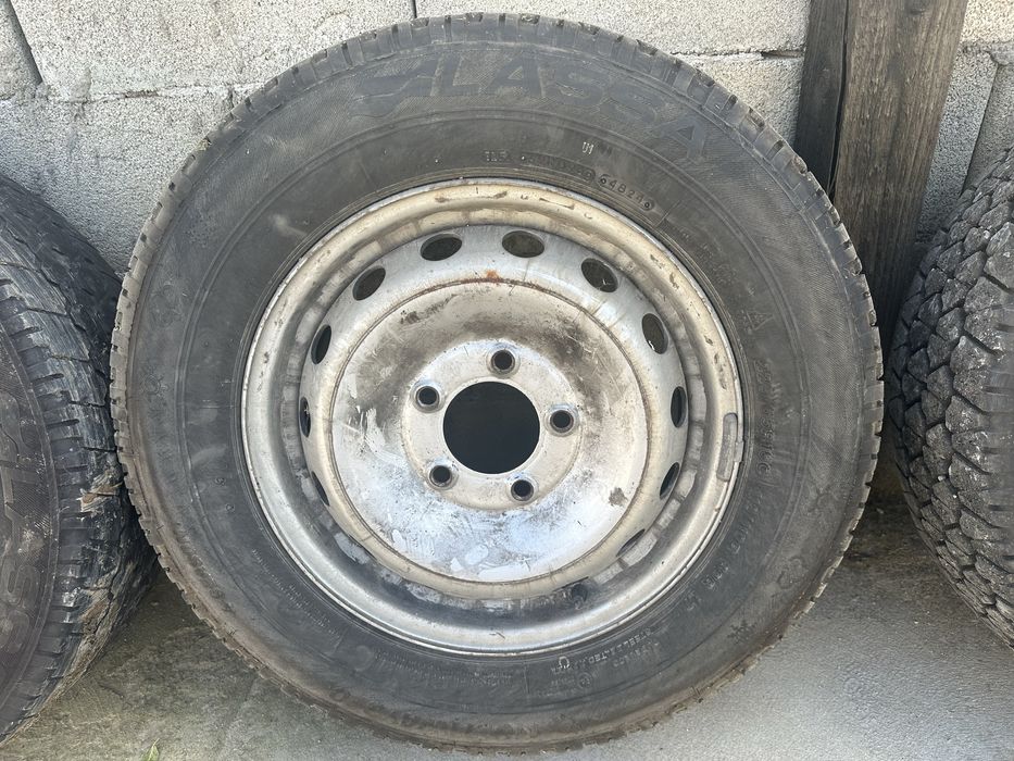 Гуми с джанти размер 225/65/16С свалени от Рено Мастер