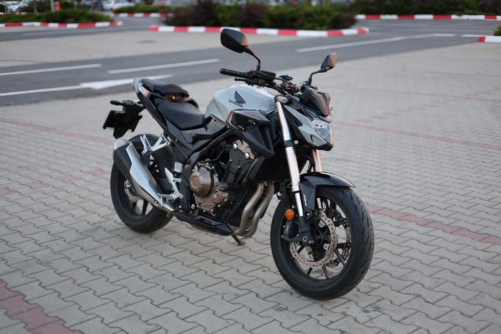 Honda CB500F cu accesorii (9100 km) - prim proprietar