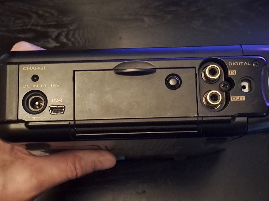 Marantz PMD670 / U1B Digital Field Portable Compact Flash Recorder