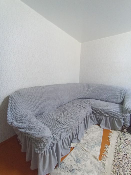 Диван с креслом оба с чехлом