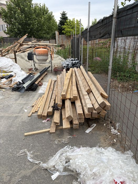 Vand lemn rezultat din constructii