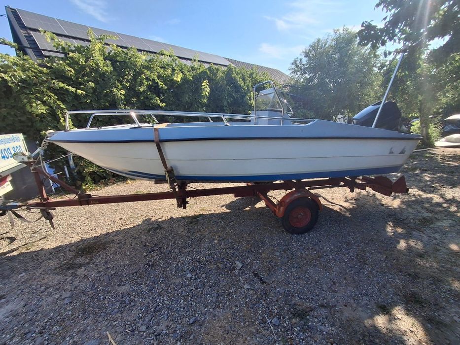 Barcă cu motor 40 cp