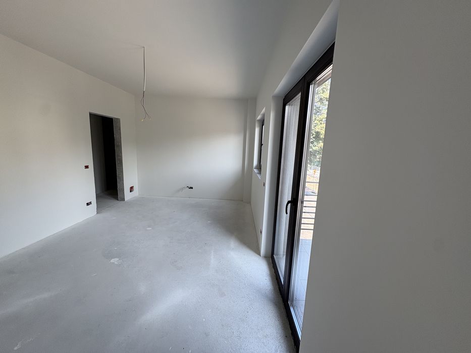 Garsoniera 44mp utili Etaj 1 doua balcoane Decomndata