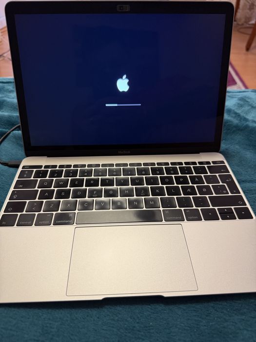 MacBook 12” Retina 2015 - 8GB Ram 500 Gb