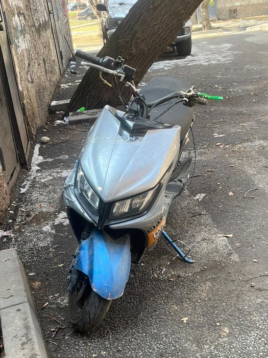 Продам мопед м8 165 куб обмен на айфон