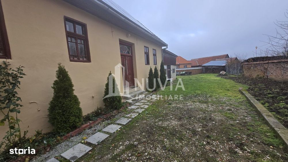 Casa individuala cu 2 camere,500 mp teren,Garbova