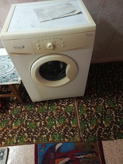 Отдам стиральную машину на запчасти