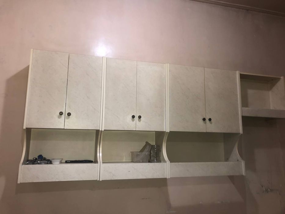 Кухонный гарнитур сотилади