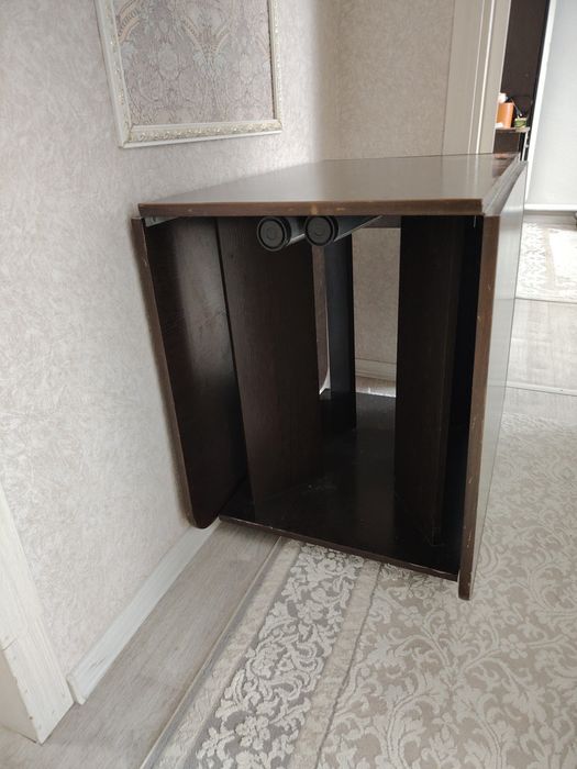 Продам стол книжка б/у